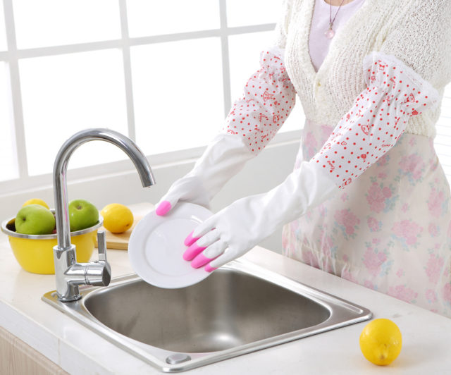 Перчатки для мытья посуды