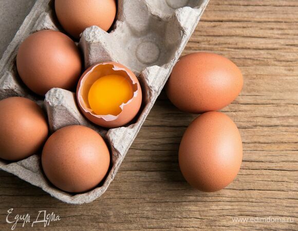 Диетолог рассказала, есть ли польза от сырых яиц 