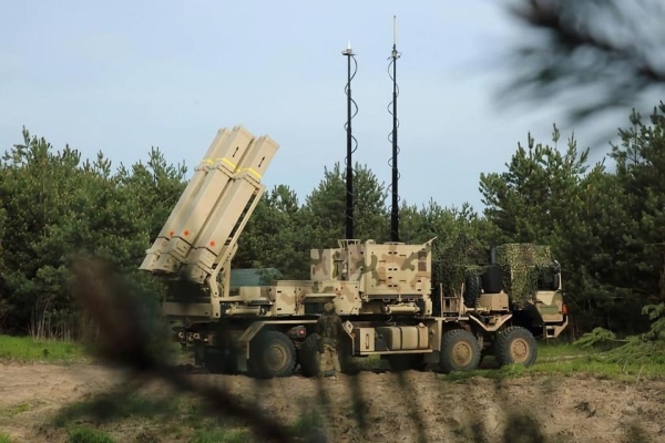  ЗРК IRIS-T SLM, ракеты для ЗРК IRIS-T SLS, радар TRML-4D, БПЛА Vector и боеприпасы для РСЗО MARS II: Германия передала Украине новый пакте вооружения 