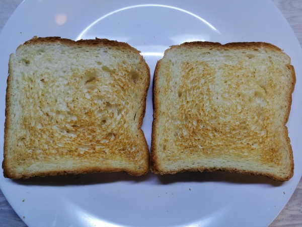 Обзор тостера Redmond T900 с одним длинным слотом