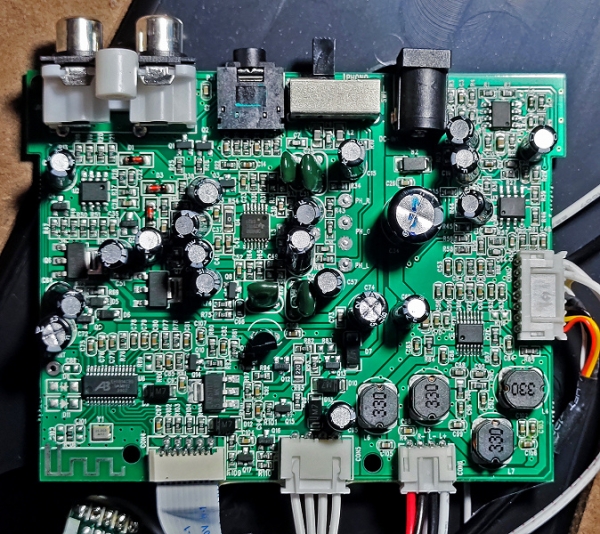 Обзор винилового проигрывателя Lenco LS-440BUBG со встроенной акустикой и функцией передачи звука по Bluetooth