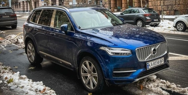 Скандинавский люкс: в Украине заметили самый роскошный Volvo за 128 000 евро (фото)