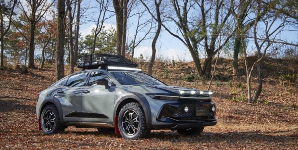 Toyota планирует выпустить необычный седан-кроссовер: подробности и видео